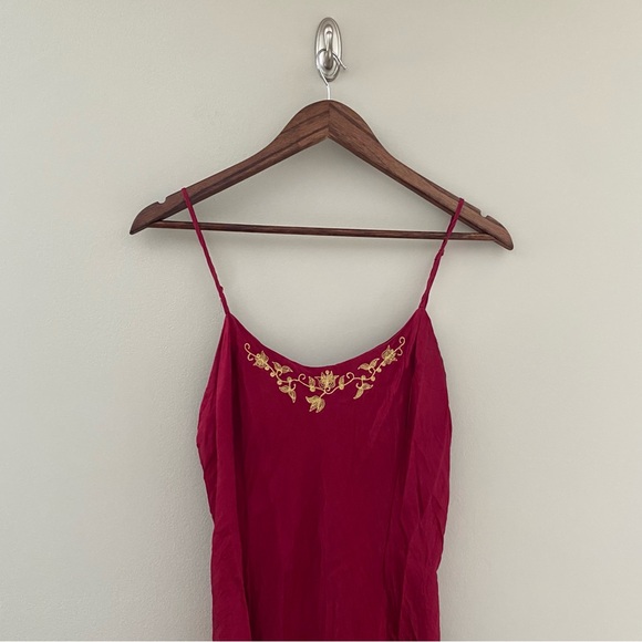 VINTAGE VICTORIA'S SECRET 100% Silk Red Chemise Slip Dress with Gold Florals - Picture 2 of 5